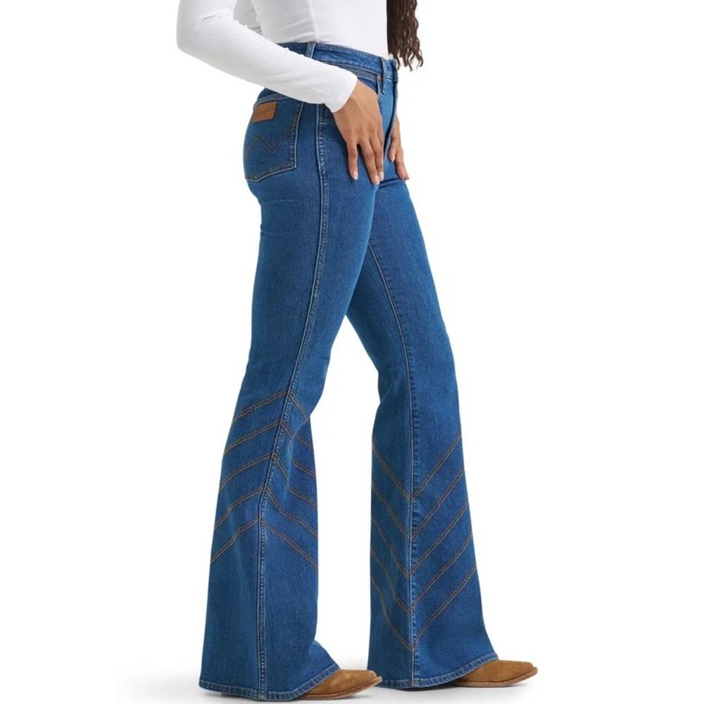 NWT Wrangler Women’s Retro Seam High Waist Flare Leg Jeans Size 27 X 30 Blue